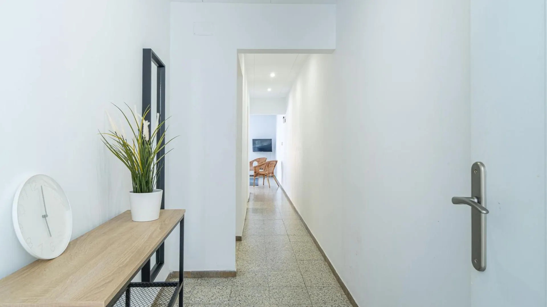 Roses Center 6 Apartment 0*,